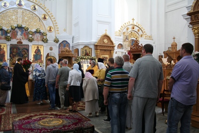 10 Начало Крестного хода с Крестом прп_Евфросинии от монастыря